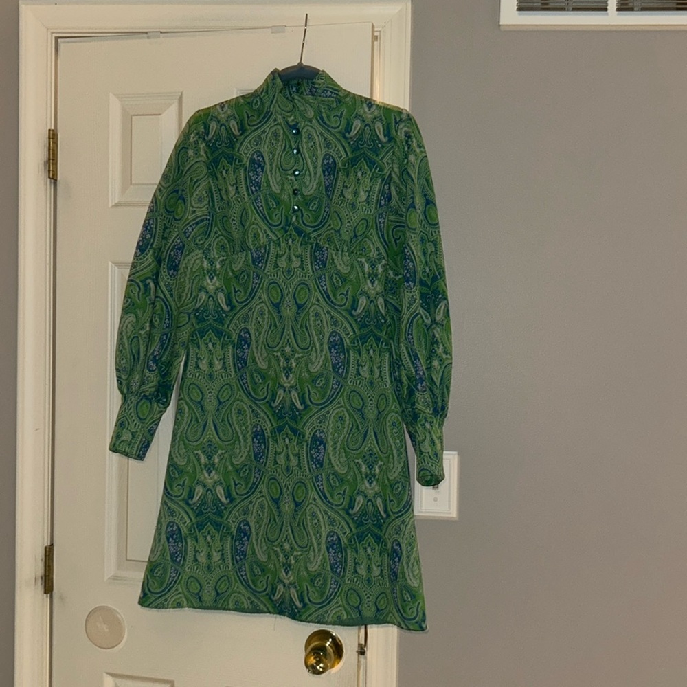 Straight out of the 70s this littlee number is flawless!! No tag. Well made